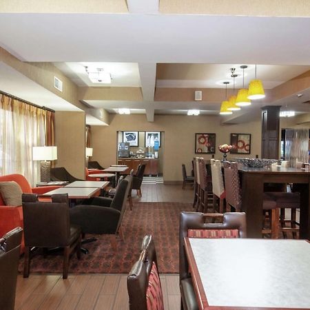 Hampton Inn St. Louis/Колинсвил Екстериор снимка