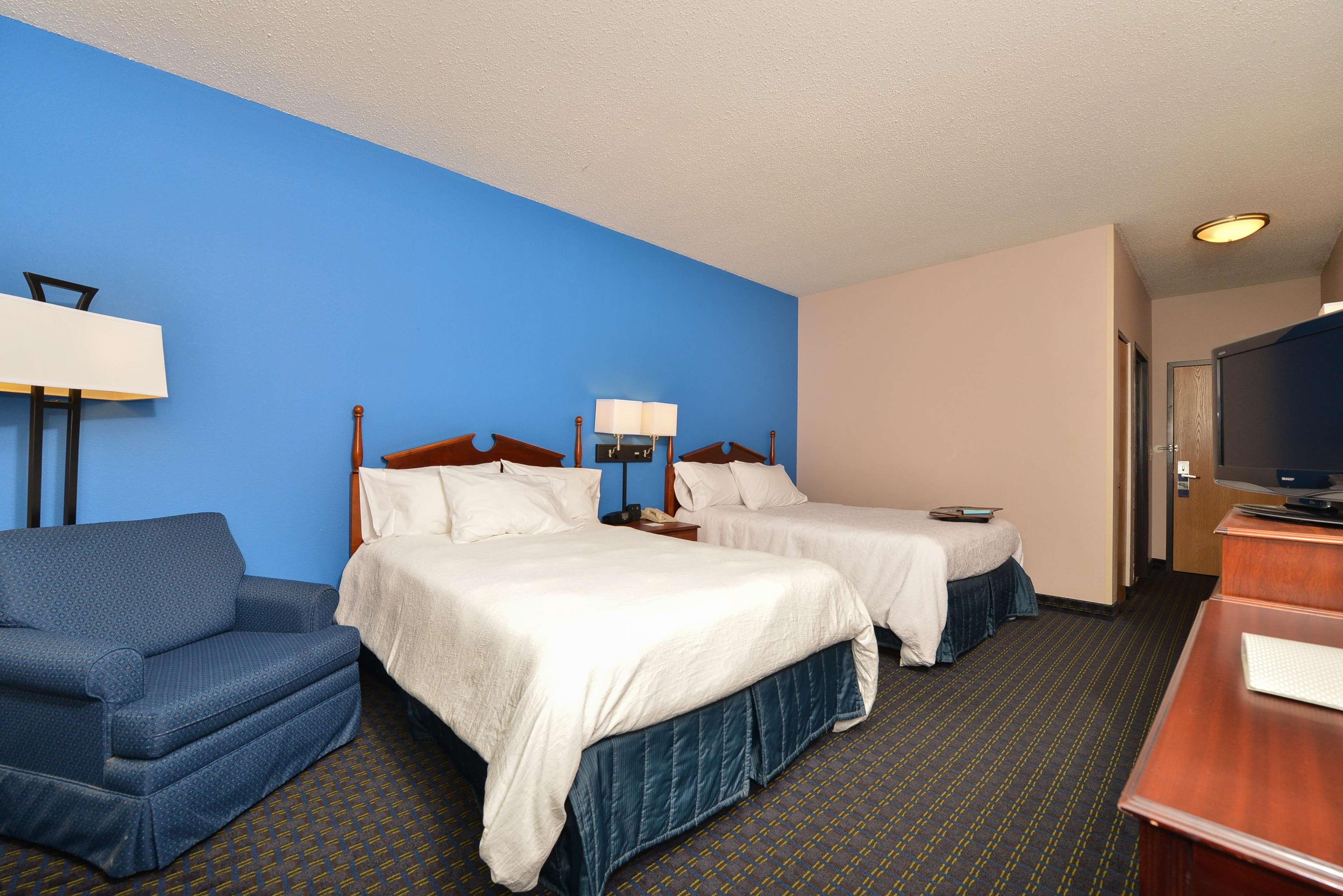 Hampton Inn St. Louis/Колинсвил Екстериор снимка