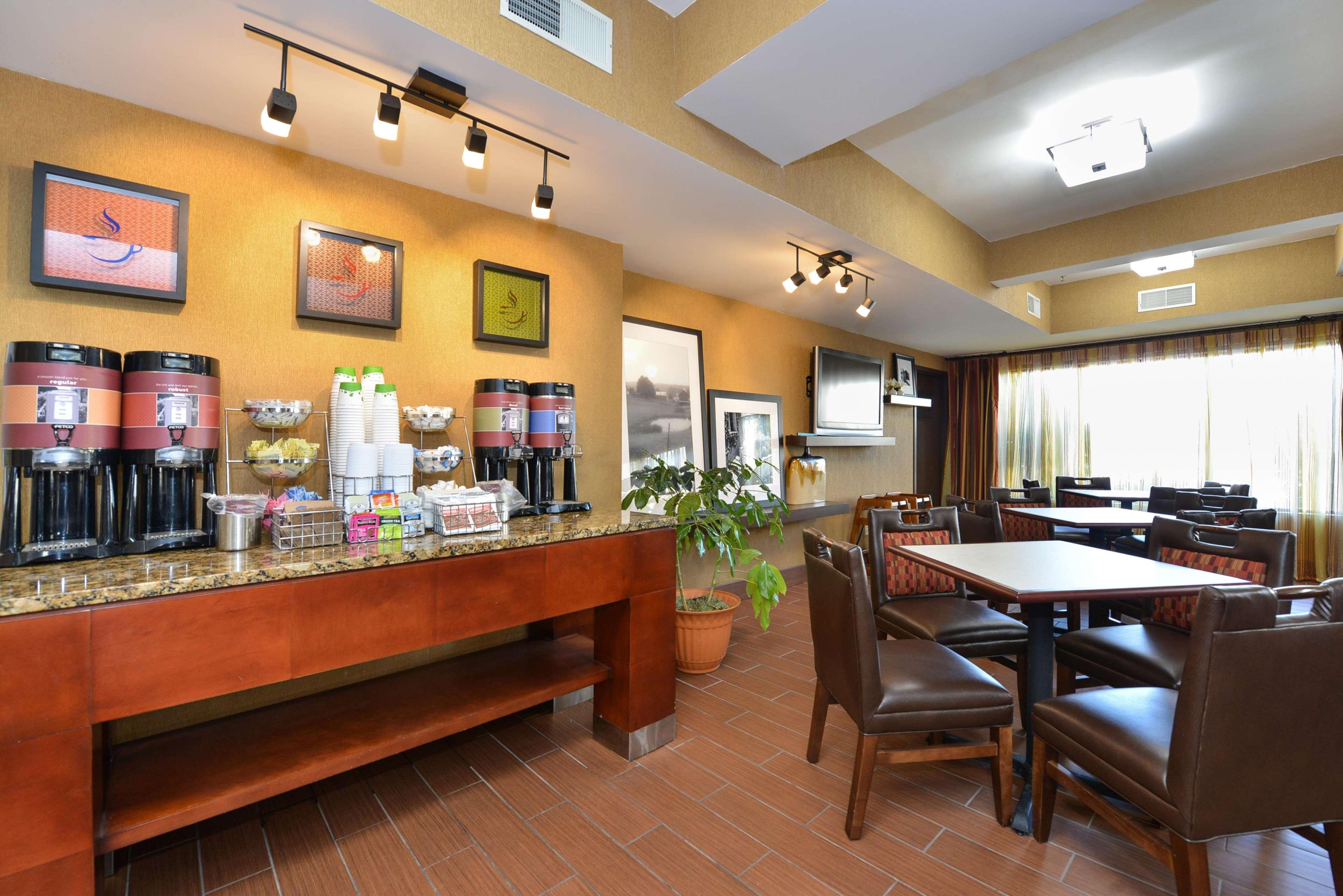 Hampton Inn St. Louis/Колинсвил Екстериор снимка