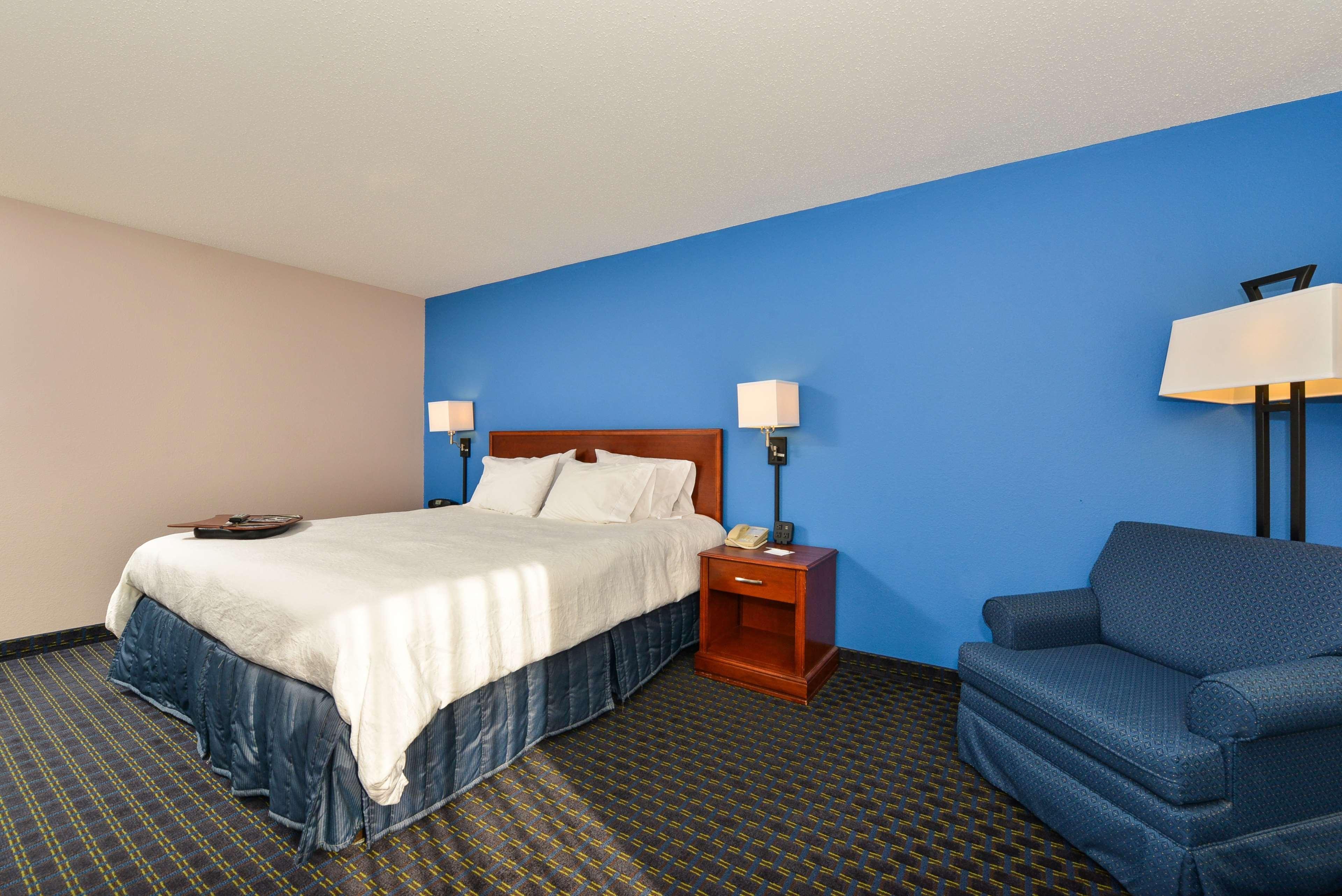Hampton Inn St. Louis/Колинсвил Екстериор снимка