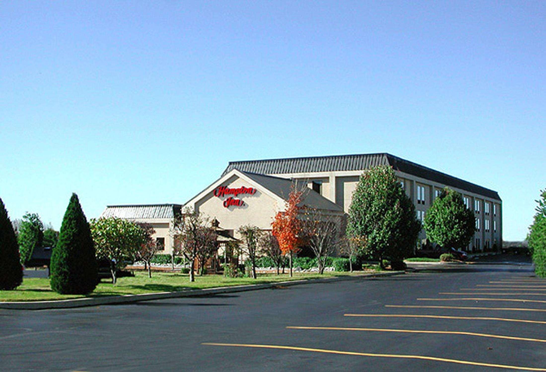 Hampton Inn St. Louis/Колинсвил Екстериор снимка