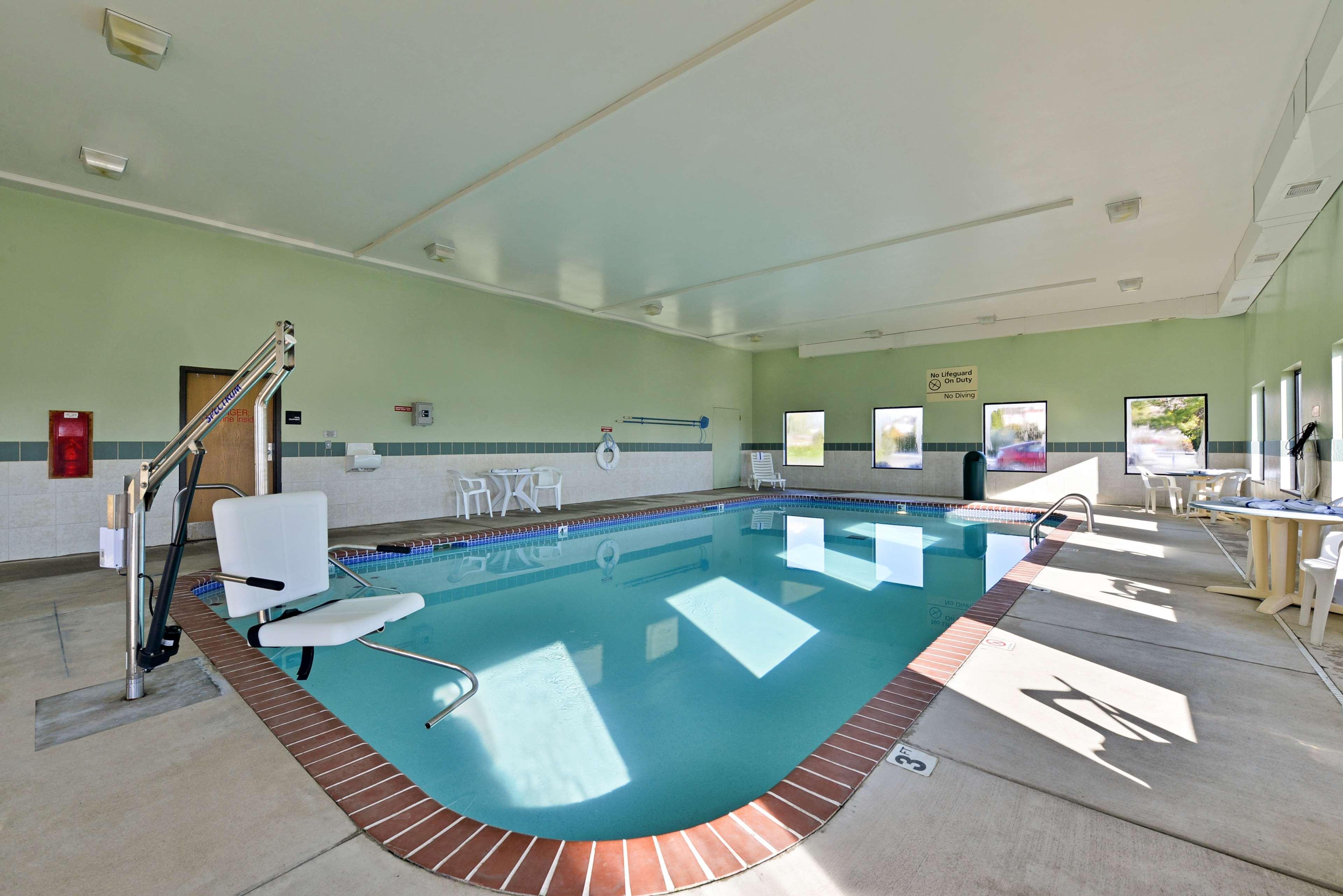 Hampton Inn St. Louis/Колинсвил Екстериор снимка