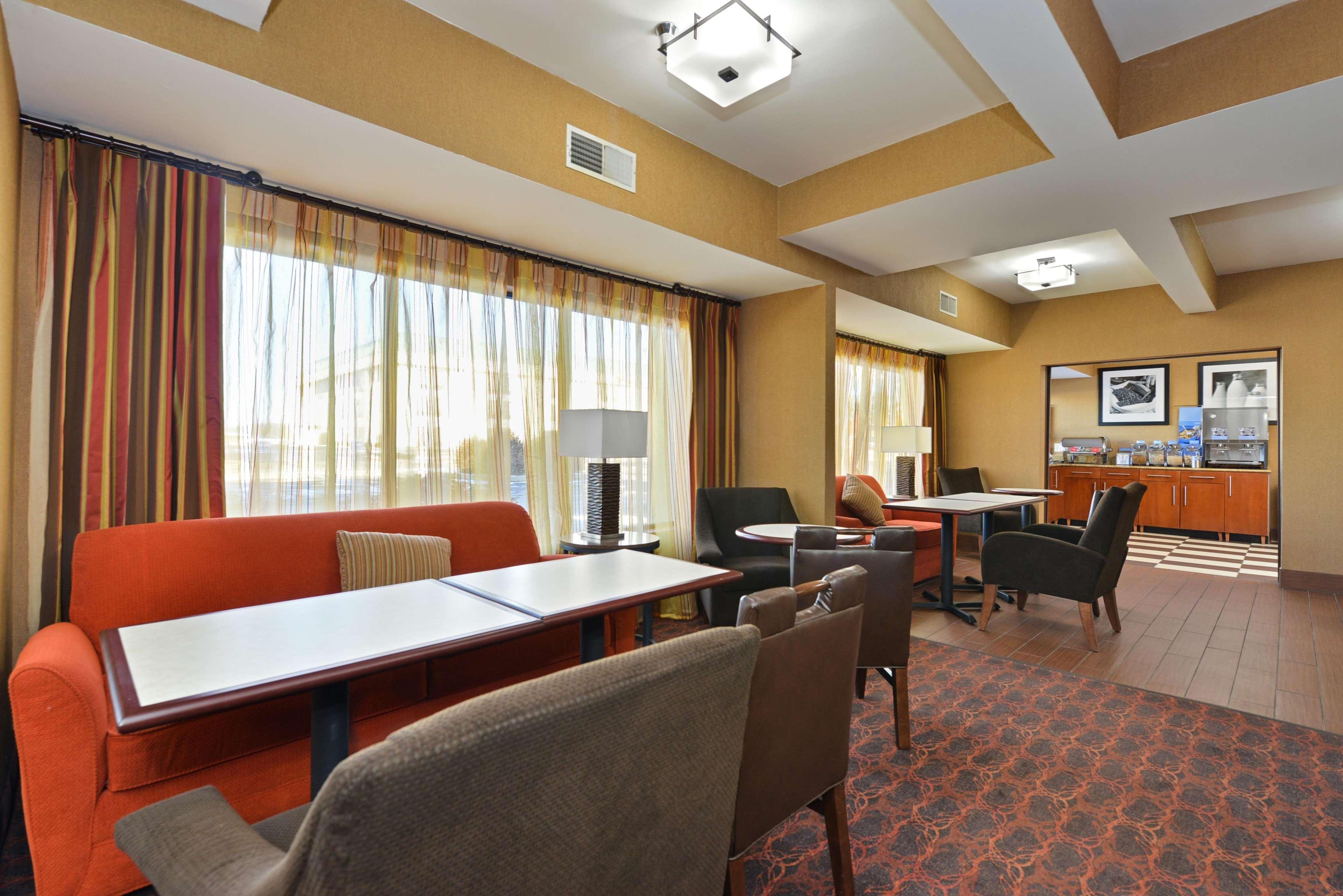 Hampton Inn St. Louis/Колинсвил Екстериор снимка