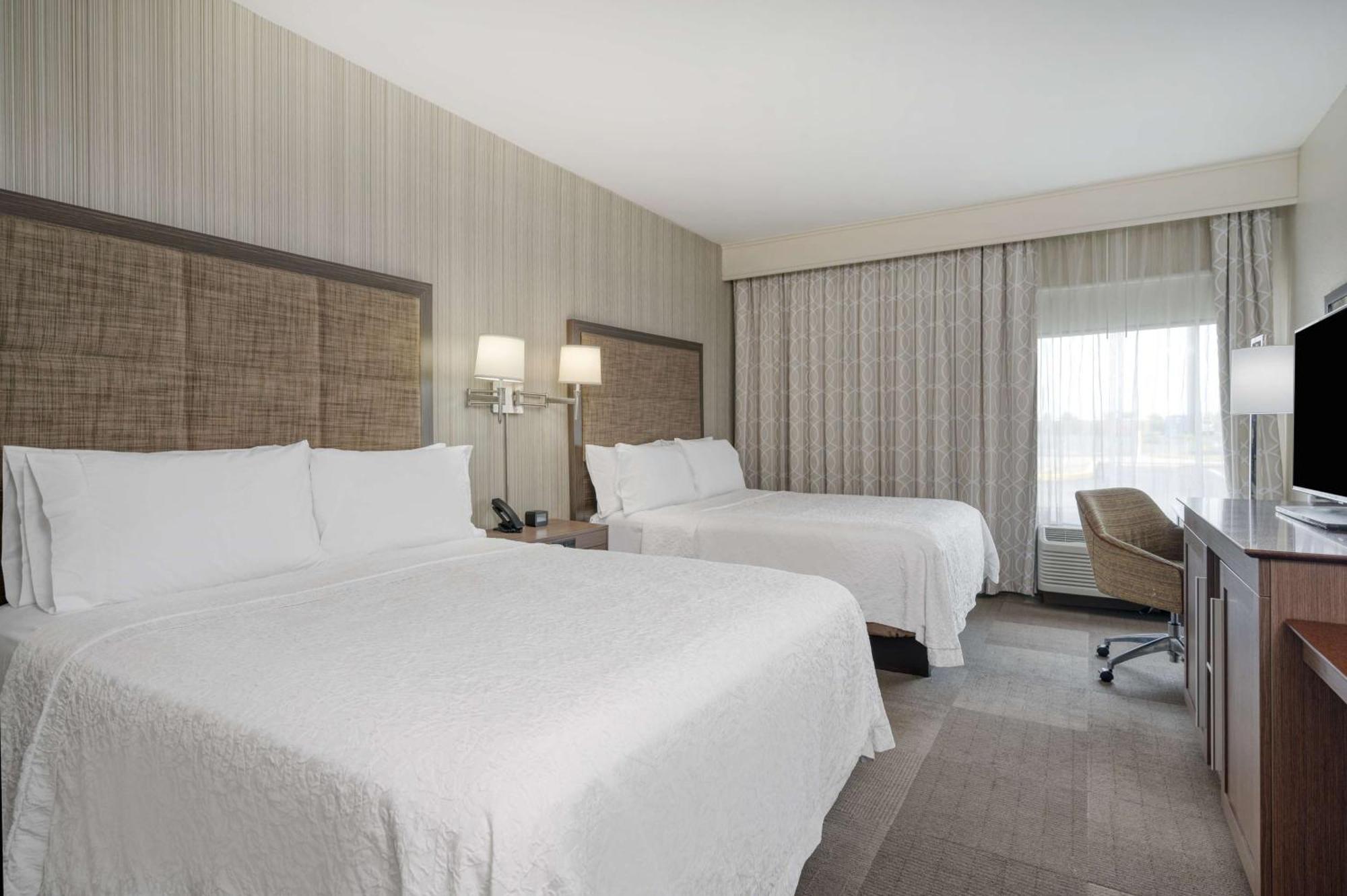 Hampton Inn St. Louis/Колинсвил Екстериор снимка