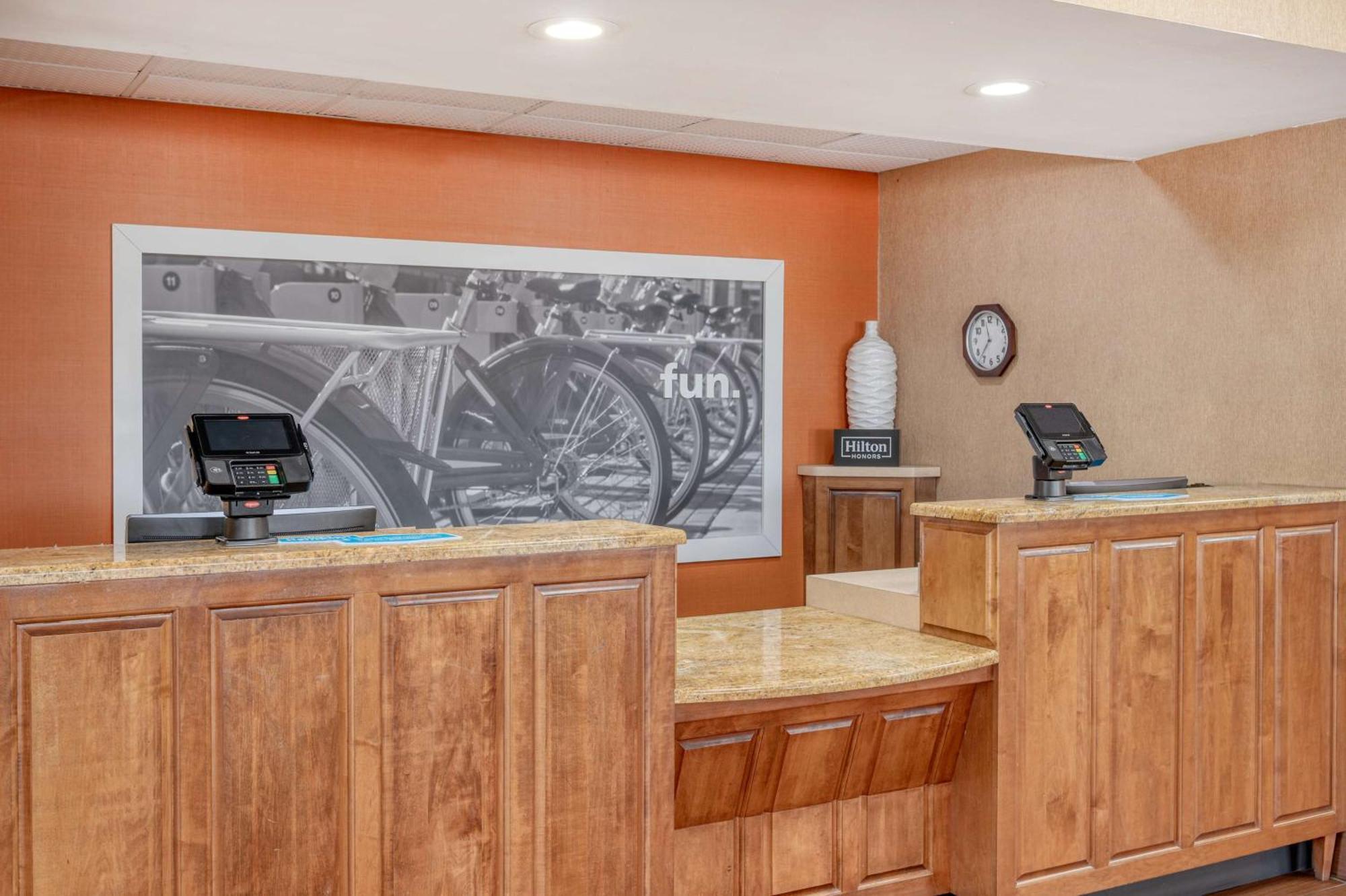 Hampton Inn St. Louis/Колинсвил Екстериор снимка