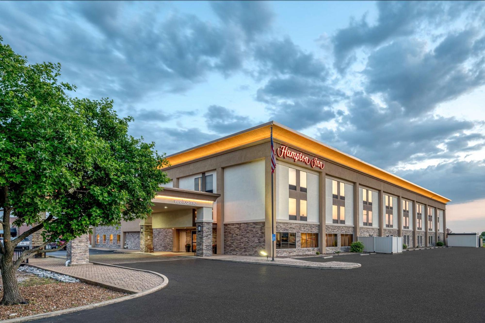 Hampton Inn St. Louis/Колинсвил Екстериор снимка