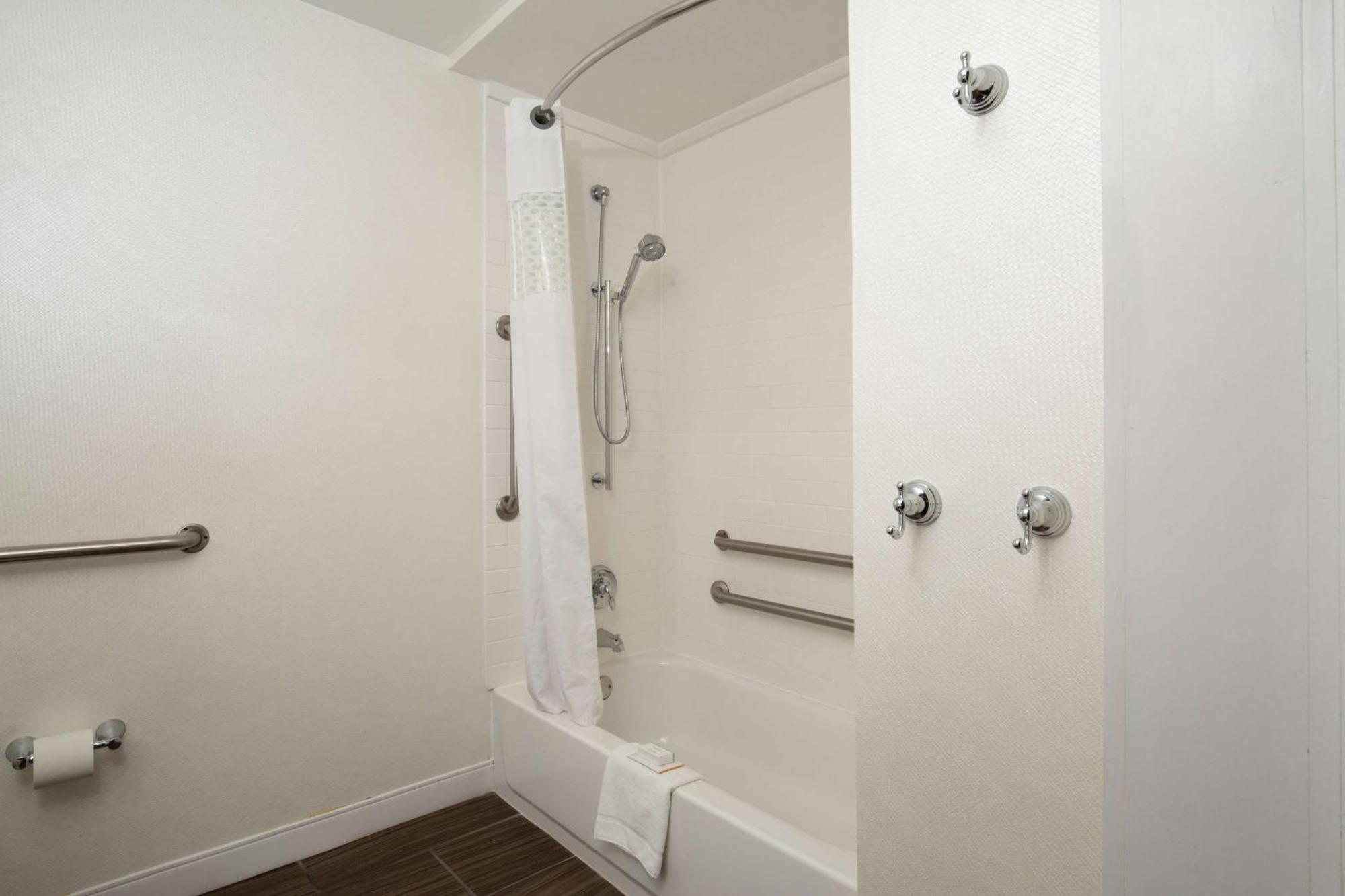 Hampton Inn St. Louis/Колинсвил Екстериор снимка