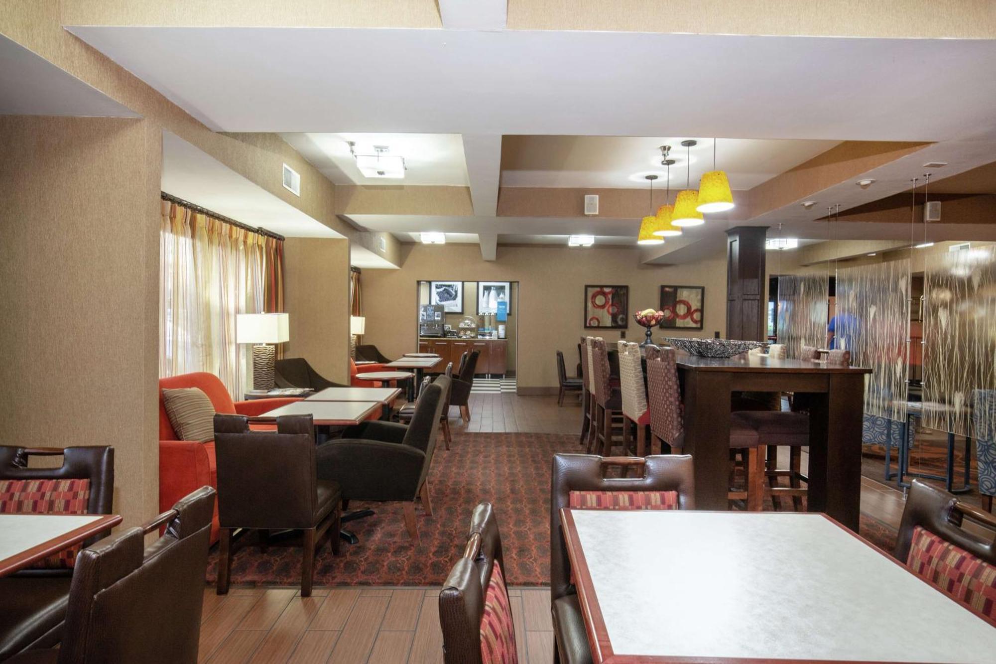Hampton Inn St. Louis/Колинсвил Екстериор снимка
